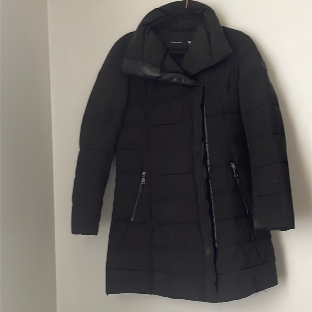 Tahari Black Puffers